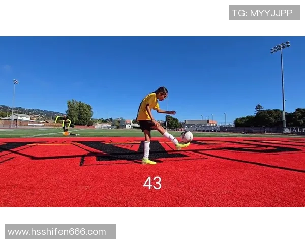 掌握足球颠球技巧的详细图解与要领解析助你提升球技 掌握足球颠球技巧的详细图解与要领解析助你提升球技