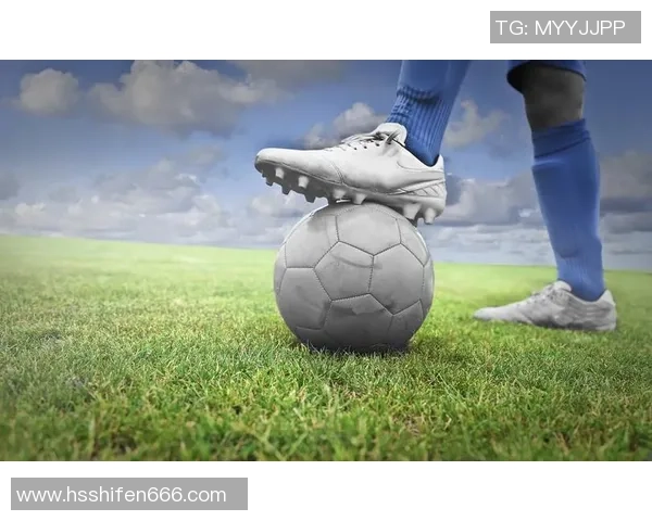 足球跳踩技巧解析与训练方法分享助你提升球技与场上表现